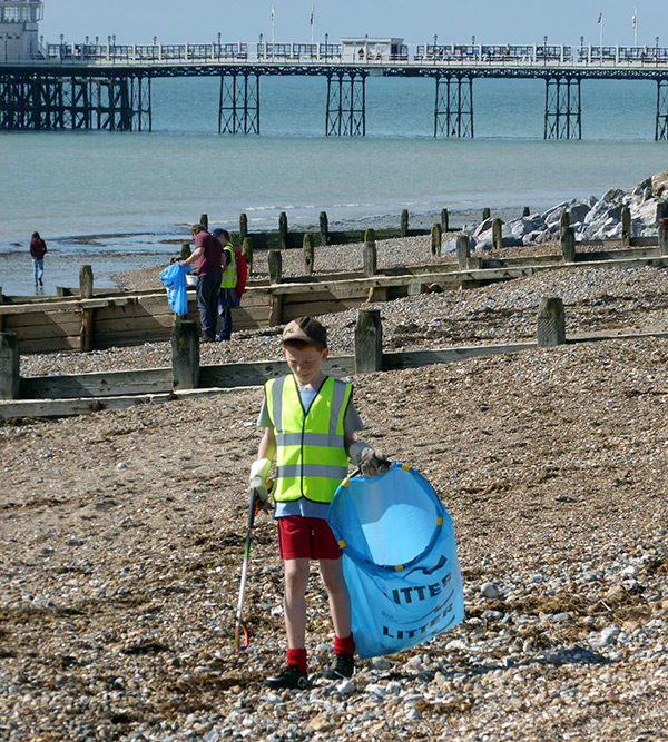 annual-beach-clean01_W600